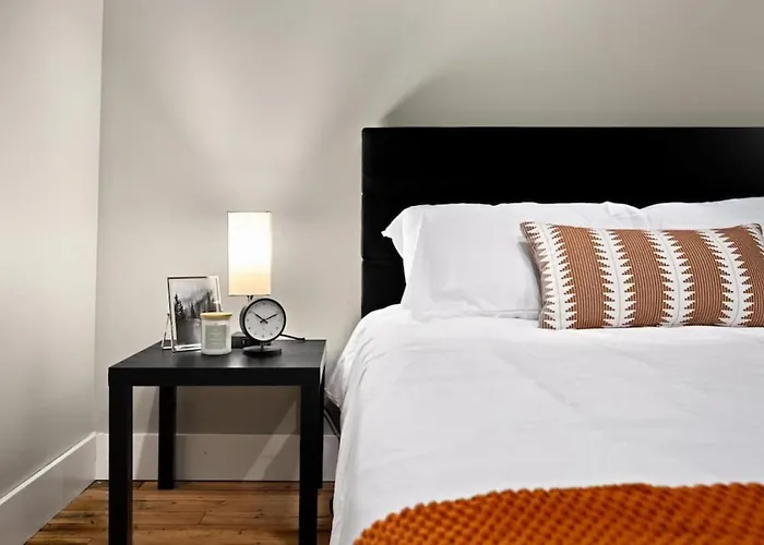 Chic Loft In Warehouse District Apartment Peoria