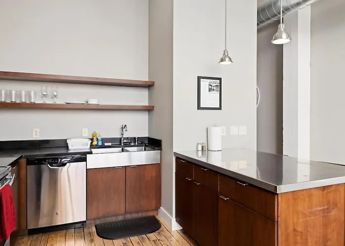 Chic Loft In Warehouse District *