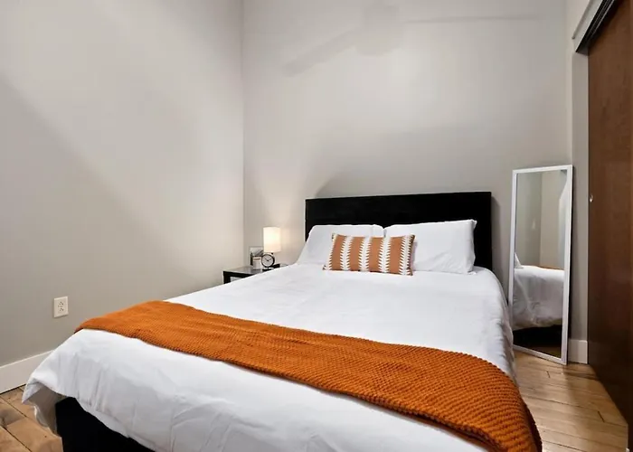Chic Loft In Warehouse District Apartment Peoria