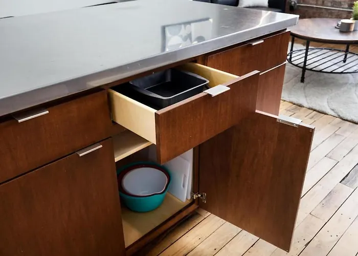 Chic Loft In Warehouse District *